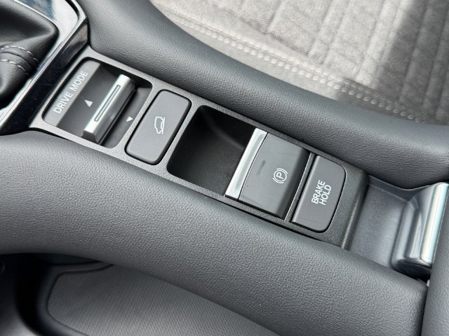 Used 2026 Honda HR-V LX image 25