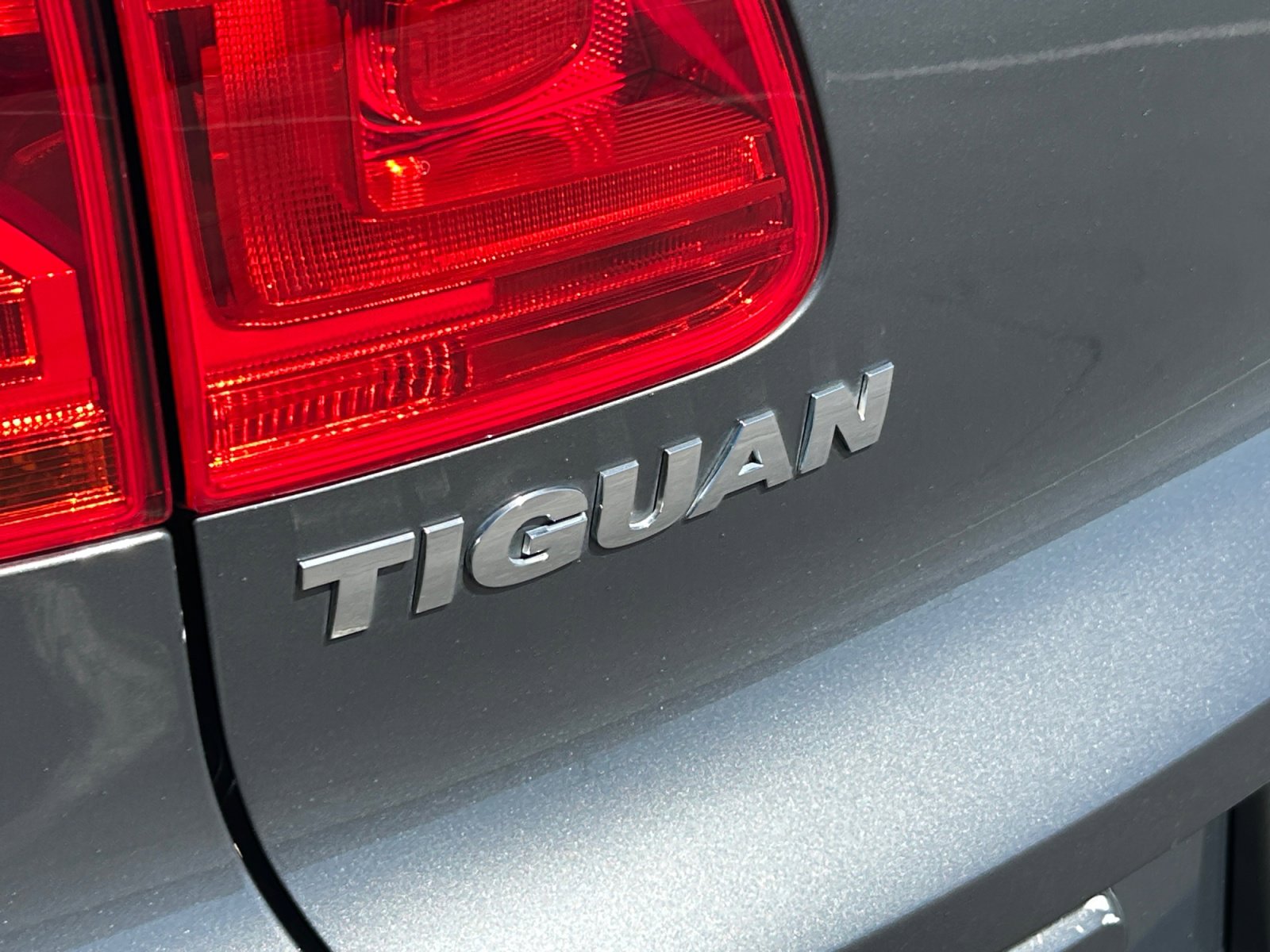 Used 2016 Volkswagen Tiguan S image 22