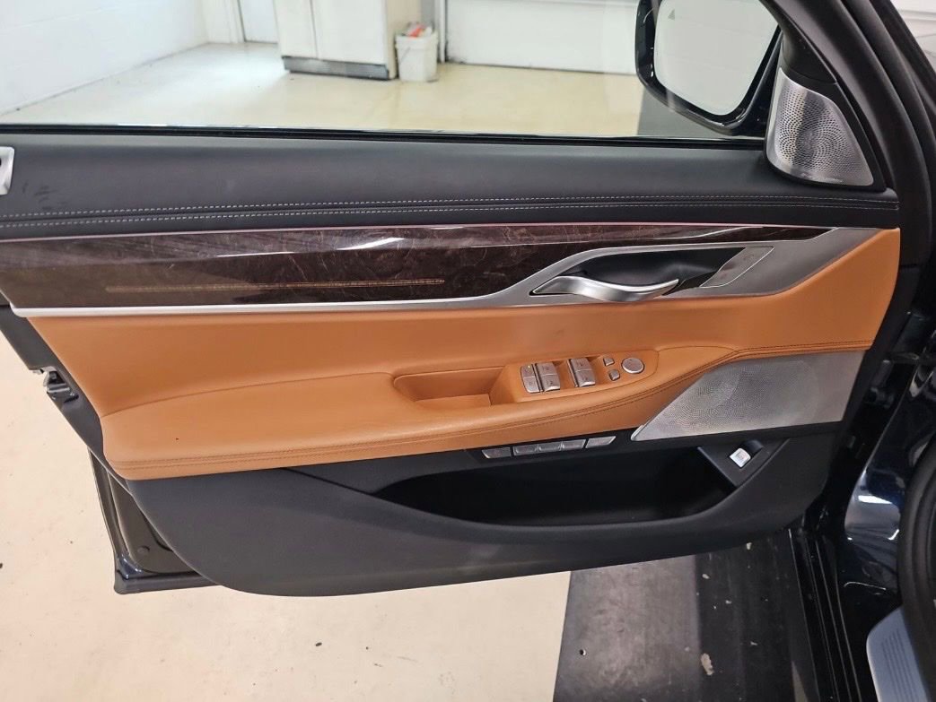 Used 2018 BMW 750i xDrive AWD/4WD image 9