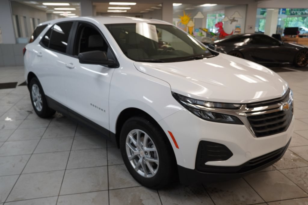 Used 2024 Chevrolet Equinox LS w/ LS Convenience Package FWD image 14