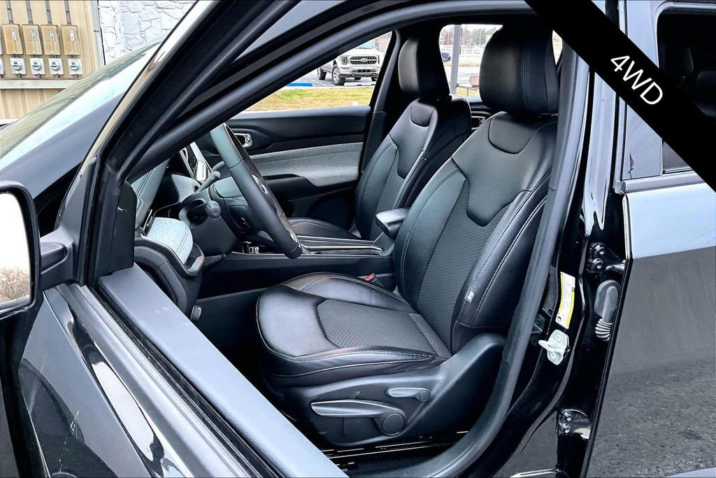 Used 2024 Jeep Compass Latitude image 20