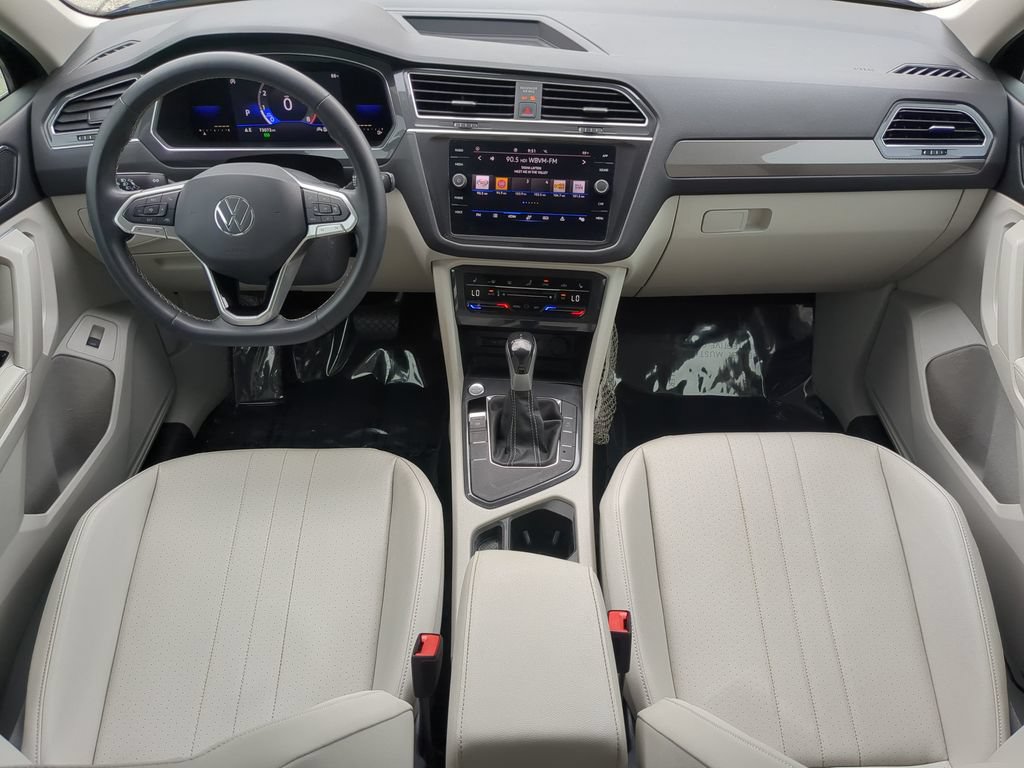 Certified 2022 Volkswagen Tiguan SE FWD image 13