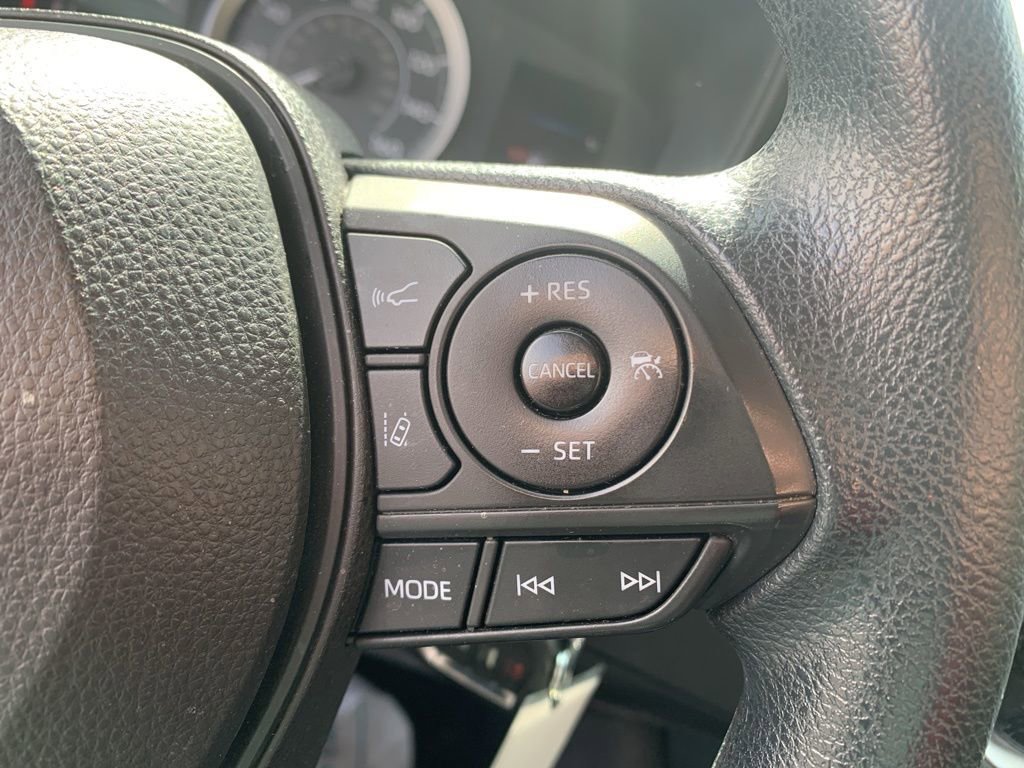 Used 2020 Toyota Corolla LE image 21