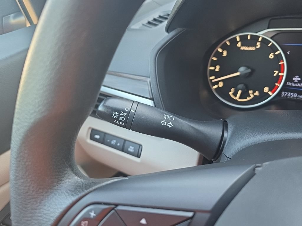 Used 2025 Nissan Altima 2.5 SV FWD image 17