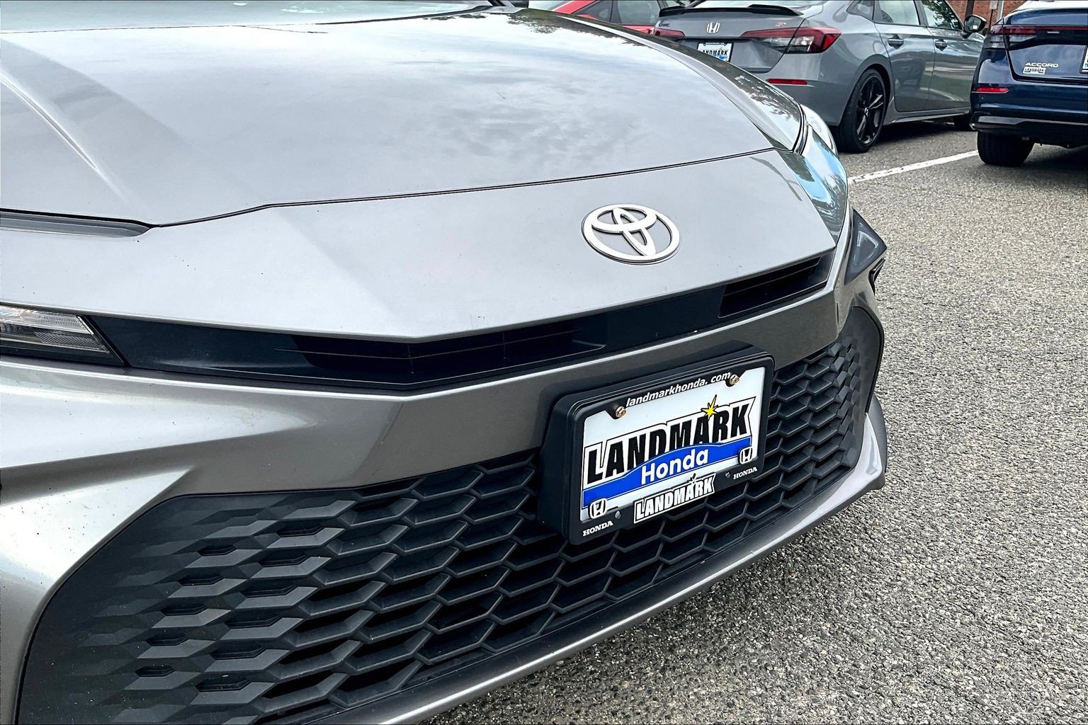 Used 2025 Toyota Camry SE FWD image 28