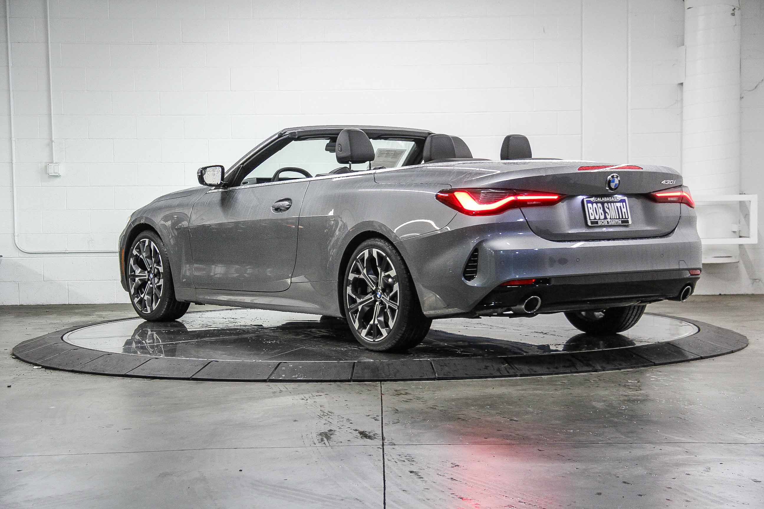 Used 2025 BMW 430i Convertible w/ Premium Package image 10