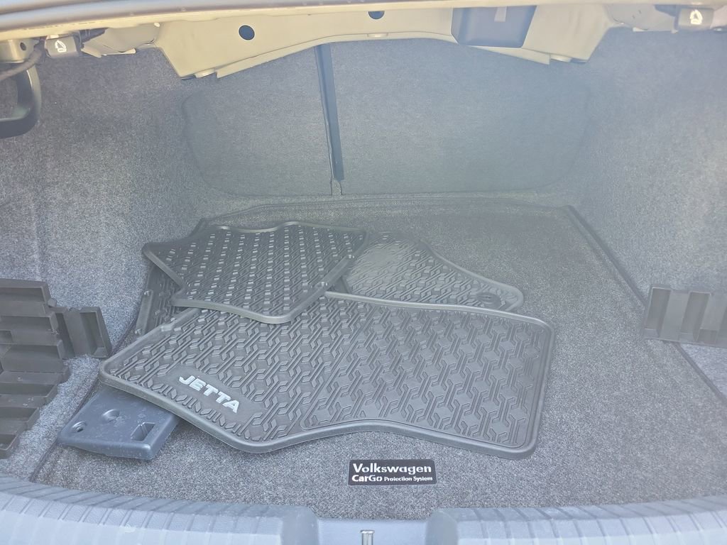 Used 2024 Volkswagen Jetta Sport image 7