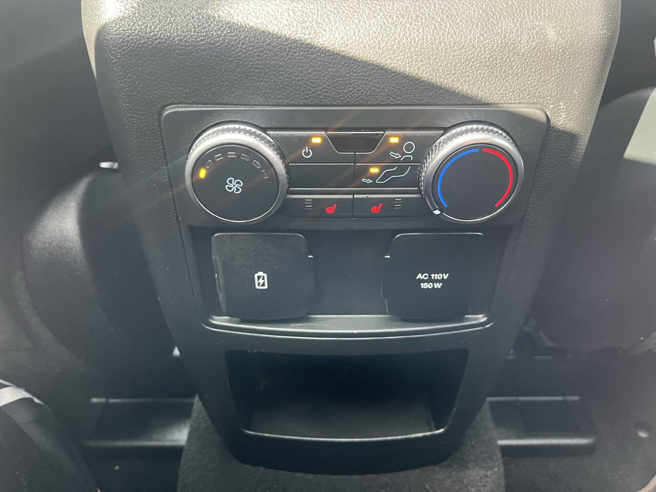 Used 2020 Ford Explorer Platinum image 30