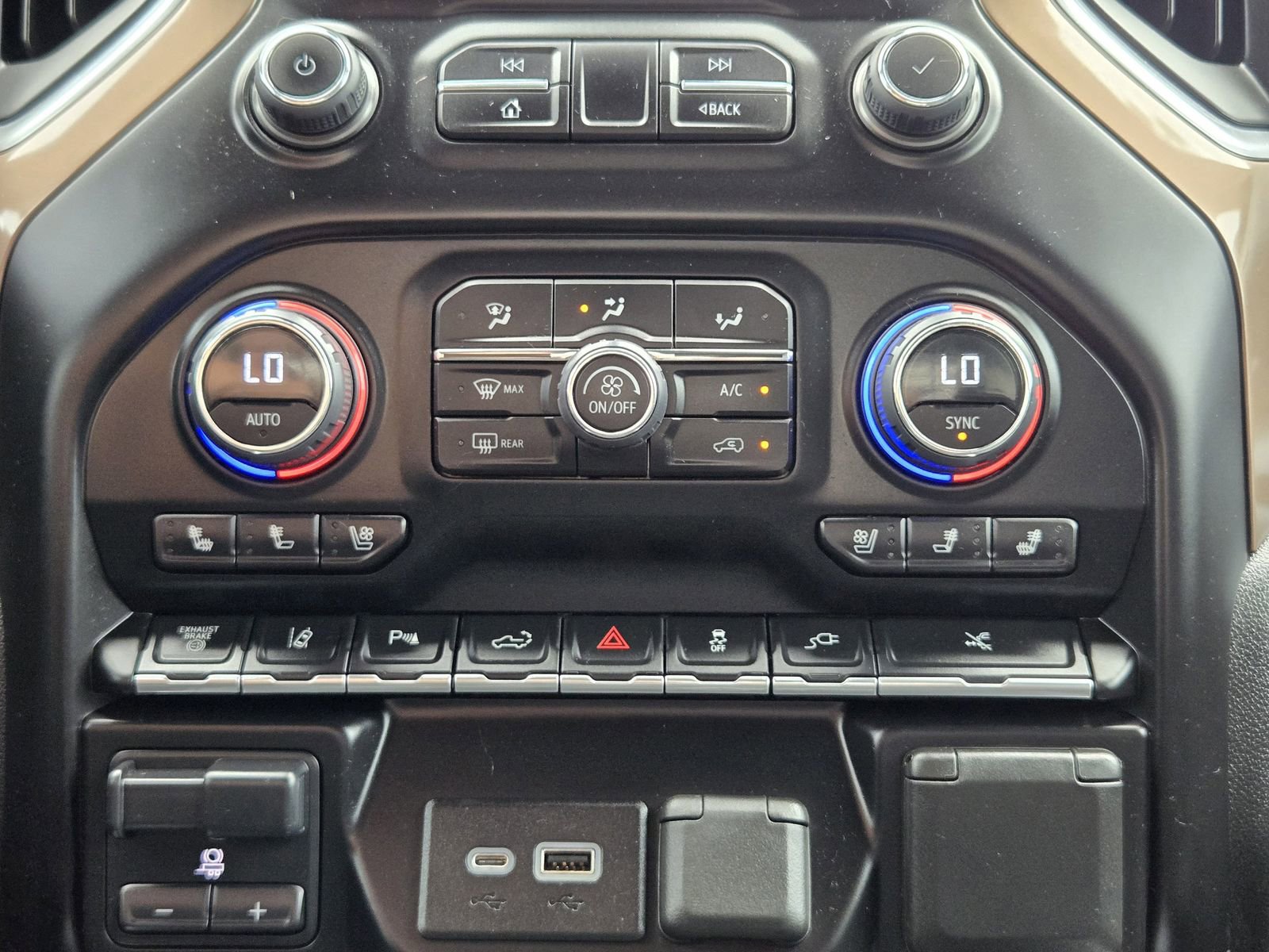 Used 2023 Chevrolet Silverado 3500 High Country w/ Technology Package image 20