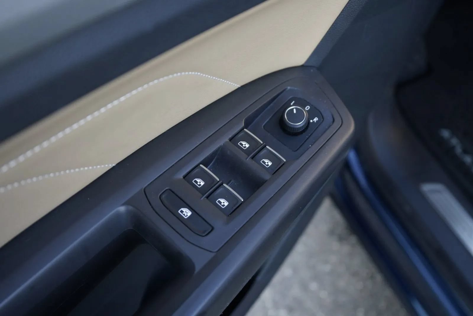 Used 2023 Volkswagen Atlas Cross Sport SE w/ Panoramic Sunroof Package AWD/4WD image 22