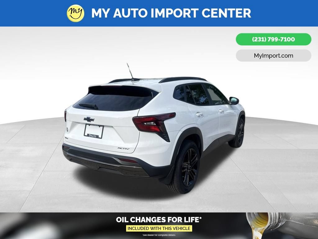 Used 2025 Chevrolet Trax ACTIV FWD image 7