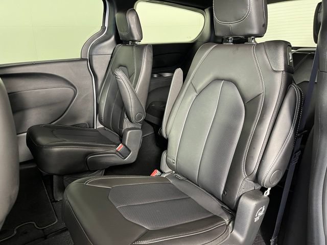 Used 2026 Chrysler Pacifica Select FWD image 37