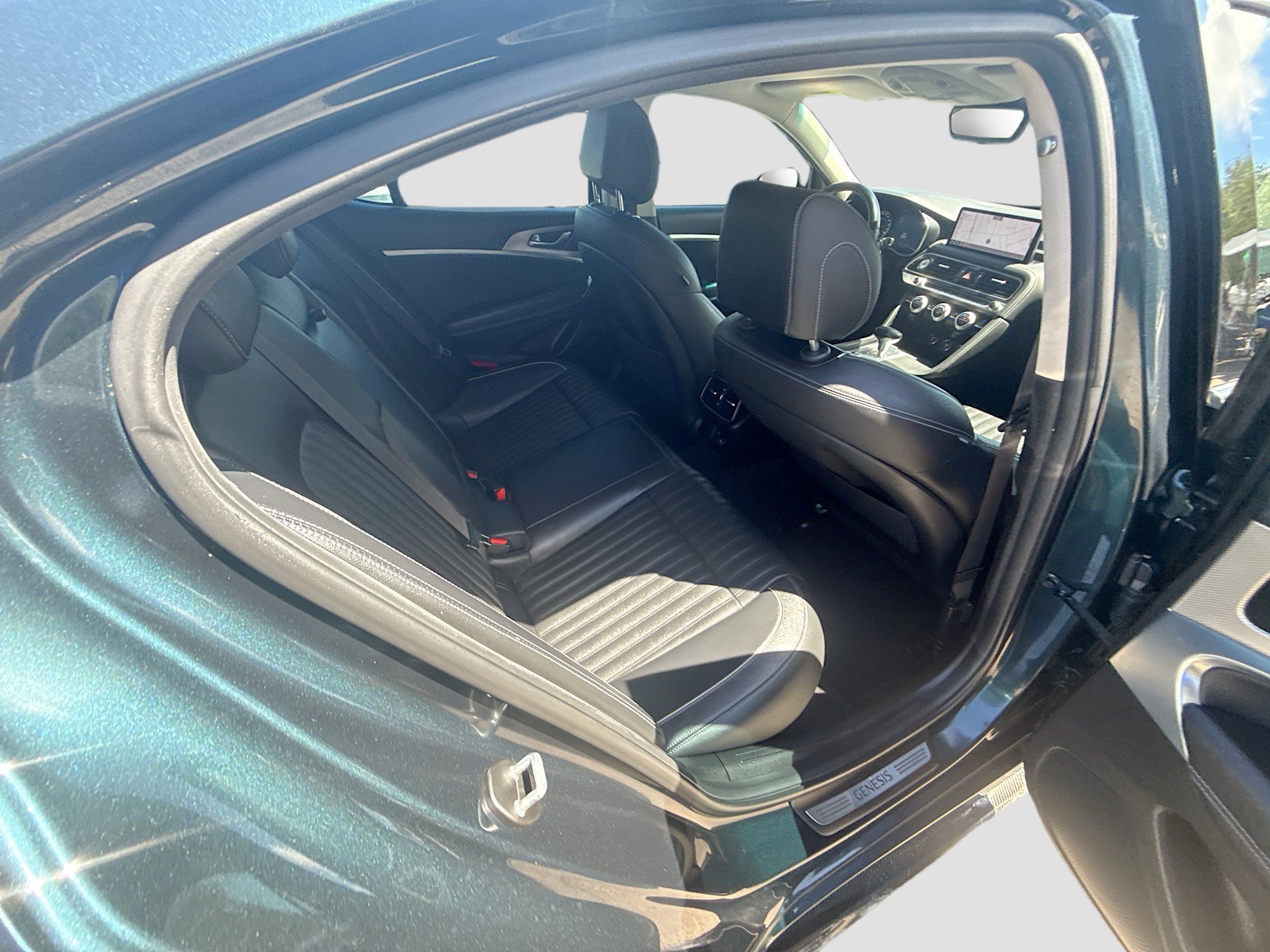 Used 2022 Genesis G70 3.3T image 29