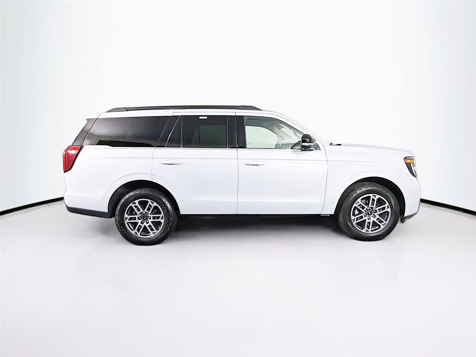 Used 2025 Ford Expedition Active AWD/4WD image 12