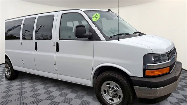 Used 2021 Chevrolet Express 3500 LT w/ LT Preferred Equipment Group image 2