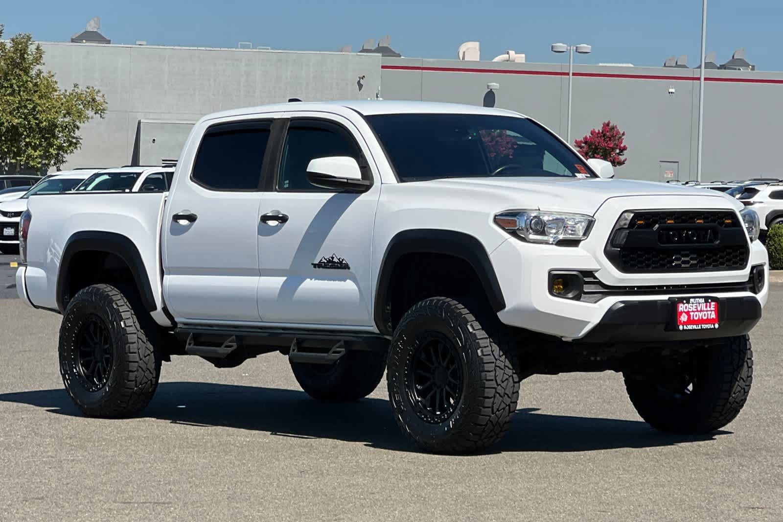 Used 2020 Toyota Tacoma TRD Off-Road w/ Technology Package RWD image 5