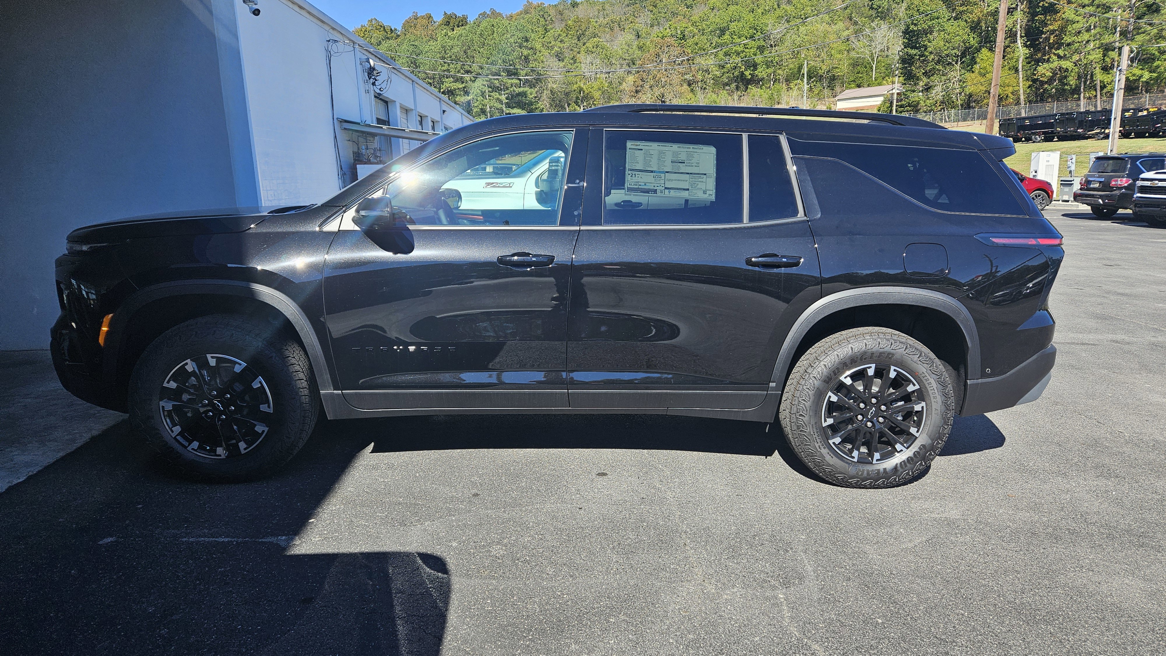 New 2026 Chevrolet Traverse Z71 w/ Enhanced Driving Package image 1