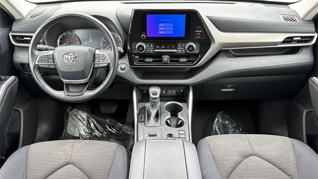 Used 2024 Toyota Highlander LE image 35