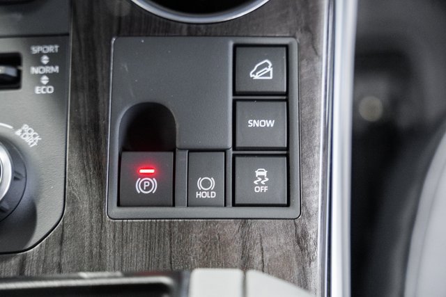 New 2025 Toyota Highlander Platinum image 25