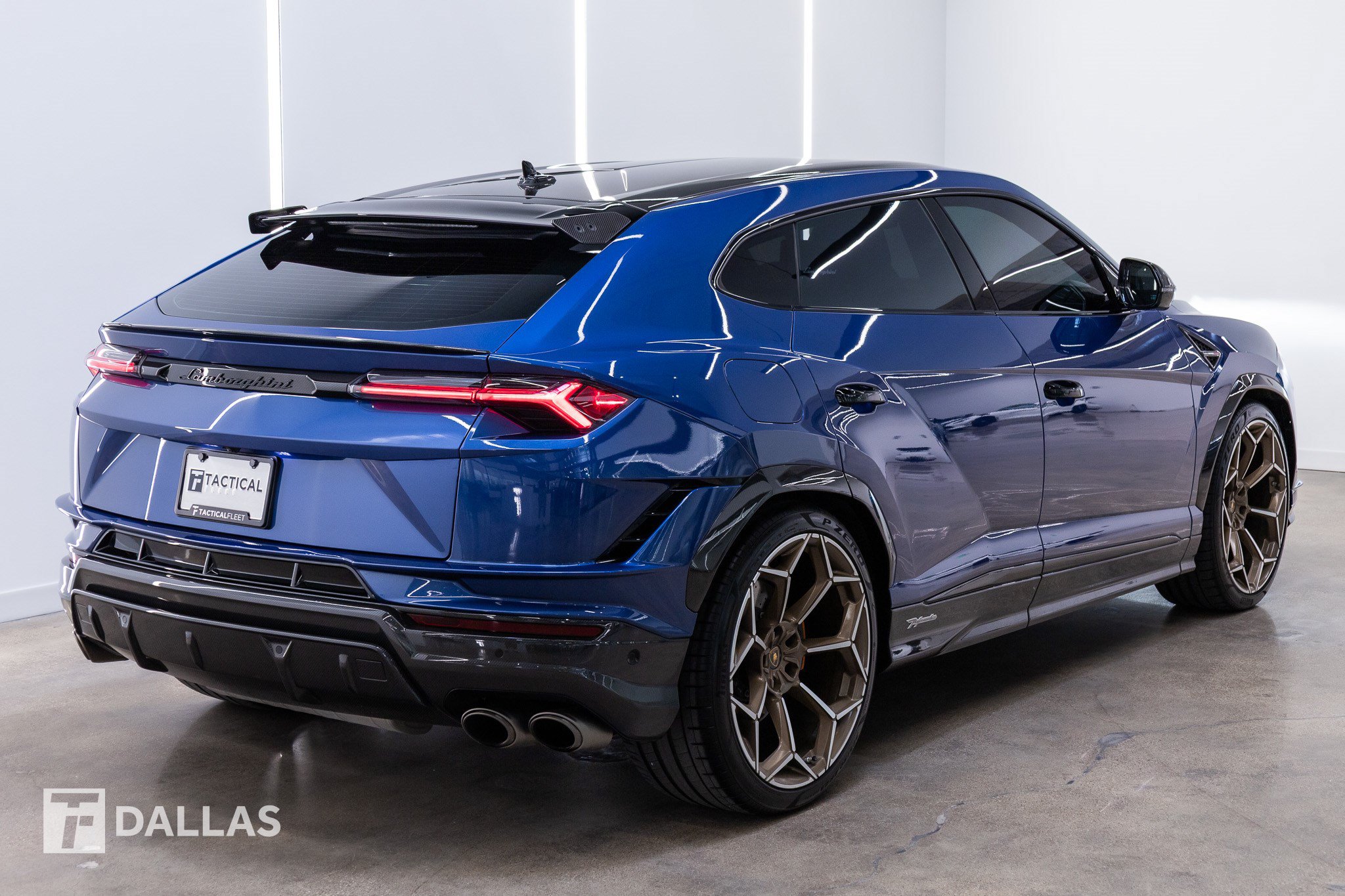 Used 2023 Lamborghini Urus Performante AWD/4WD image 16