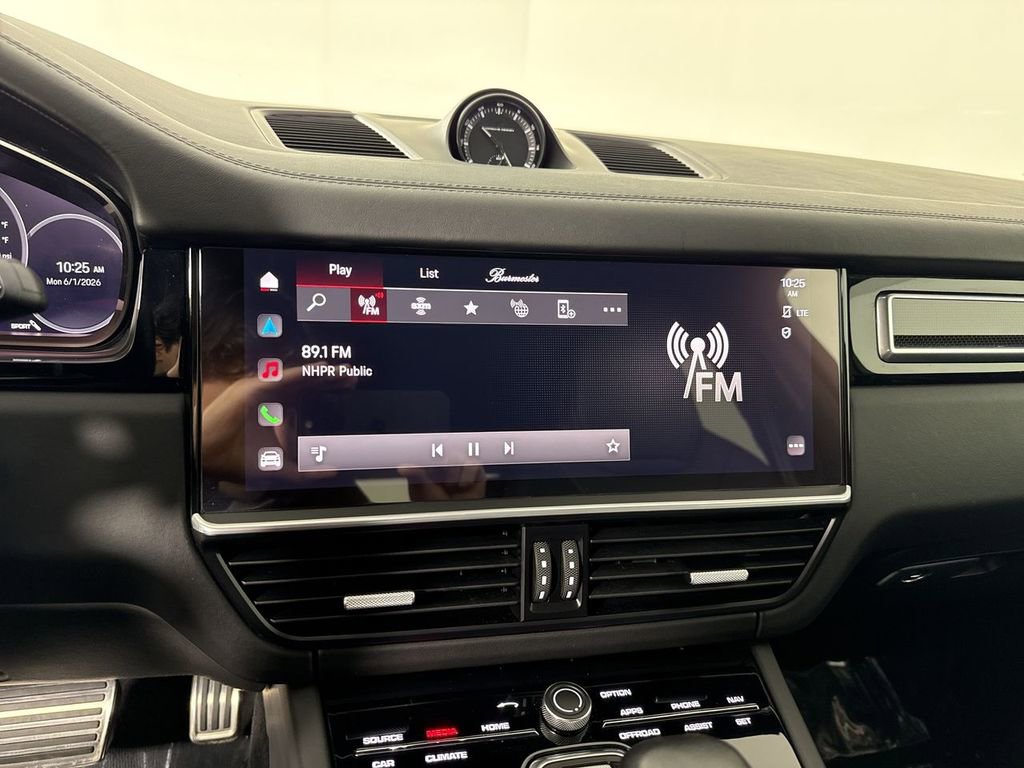 Certified 2023 Porsche Cayenne Turbo AWD/4WD image 28