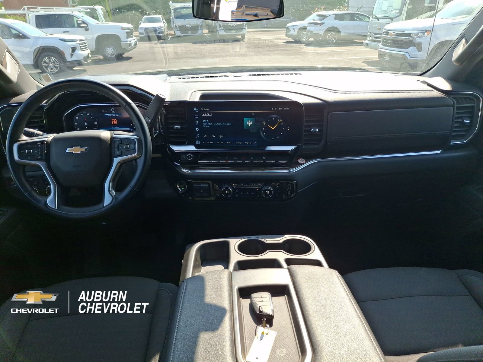 Used 2025 Chevrolet Silverado 1500 LT AWD/4WD image 9
