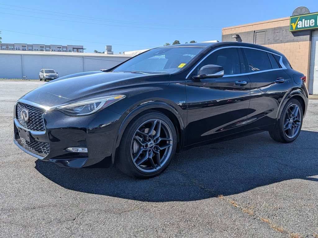Used 2017 INFINITI QX30 Sport w/ Sport Leather Package FWD image 9