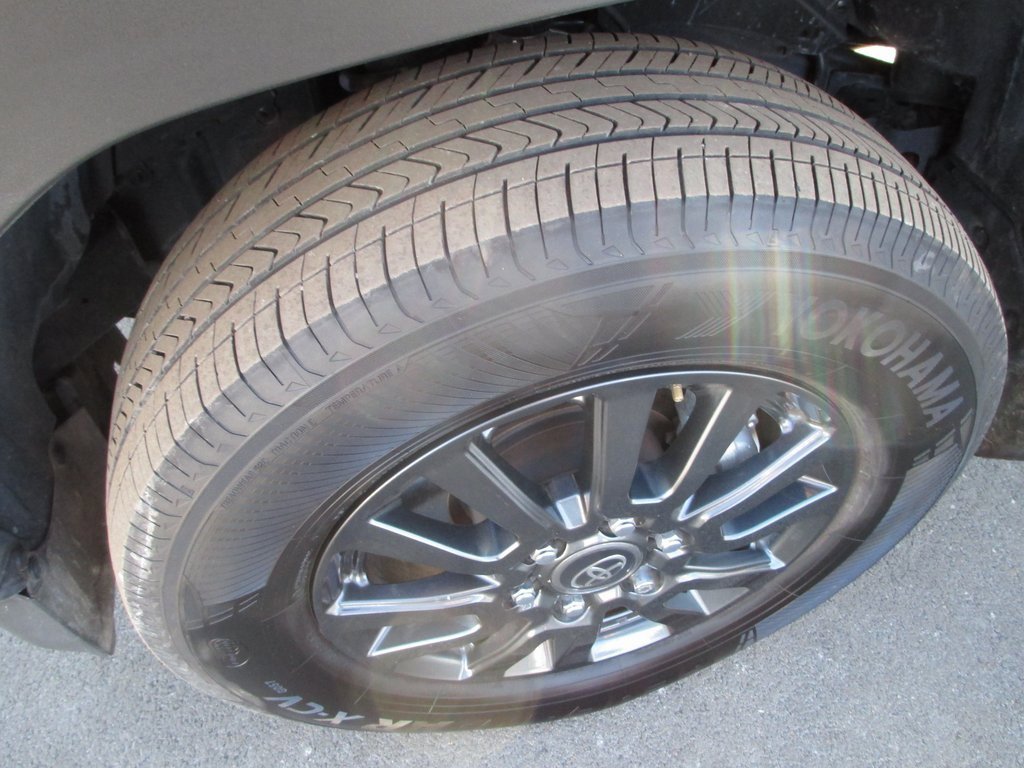 Used 2025 Toyota Land Cruiser image 11