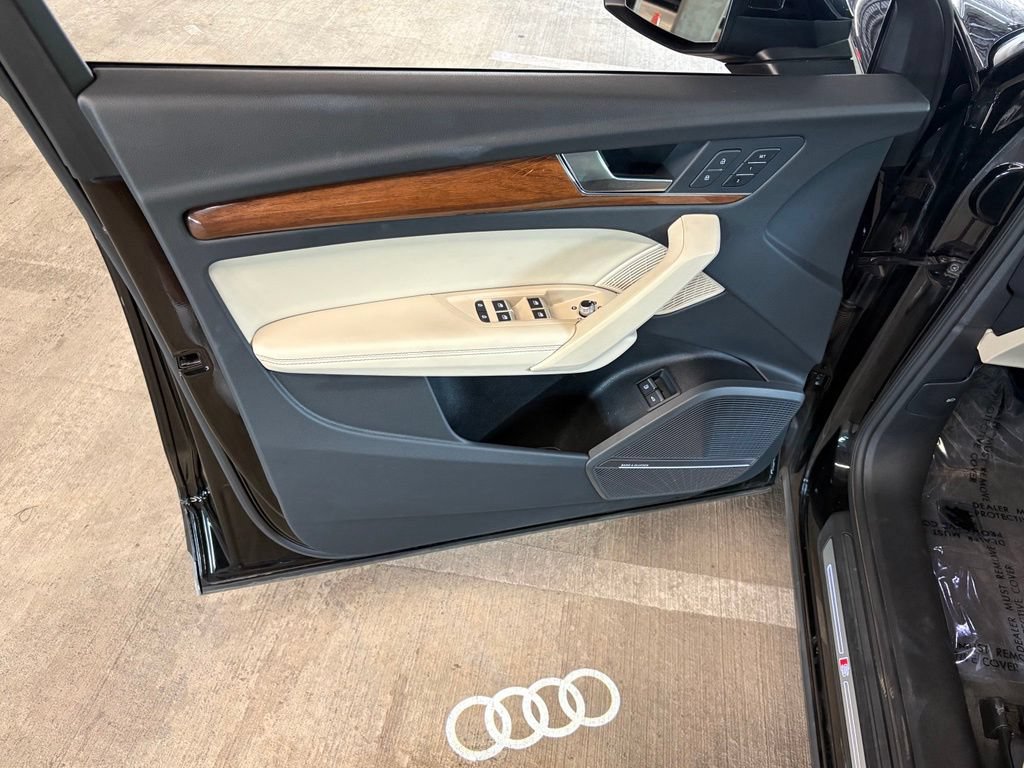 Used 2023 Audi Q5 e Premium Plus w/ Premium Plus Package AWD/4WD image 19