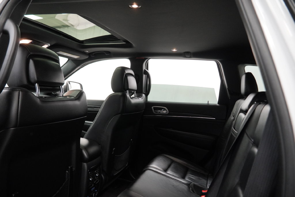 Used 2018 Jeep Grand Cherokee Limited AWD/4WD image 4