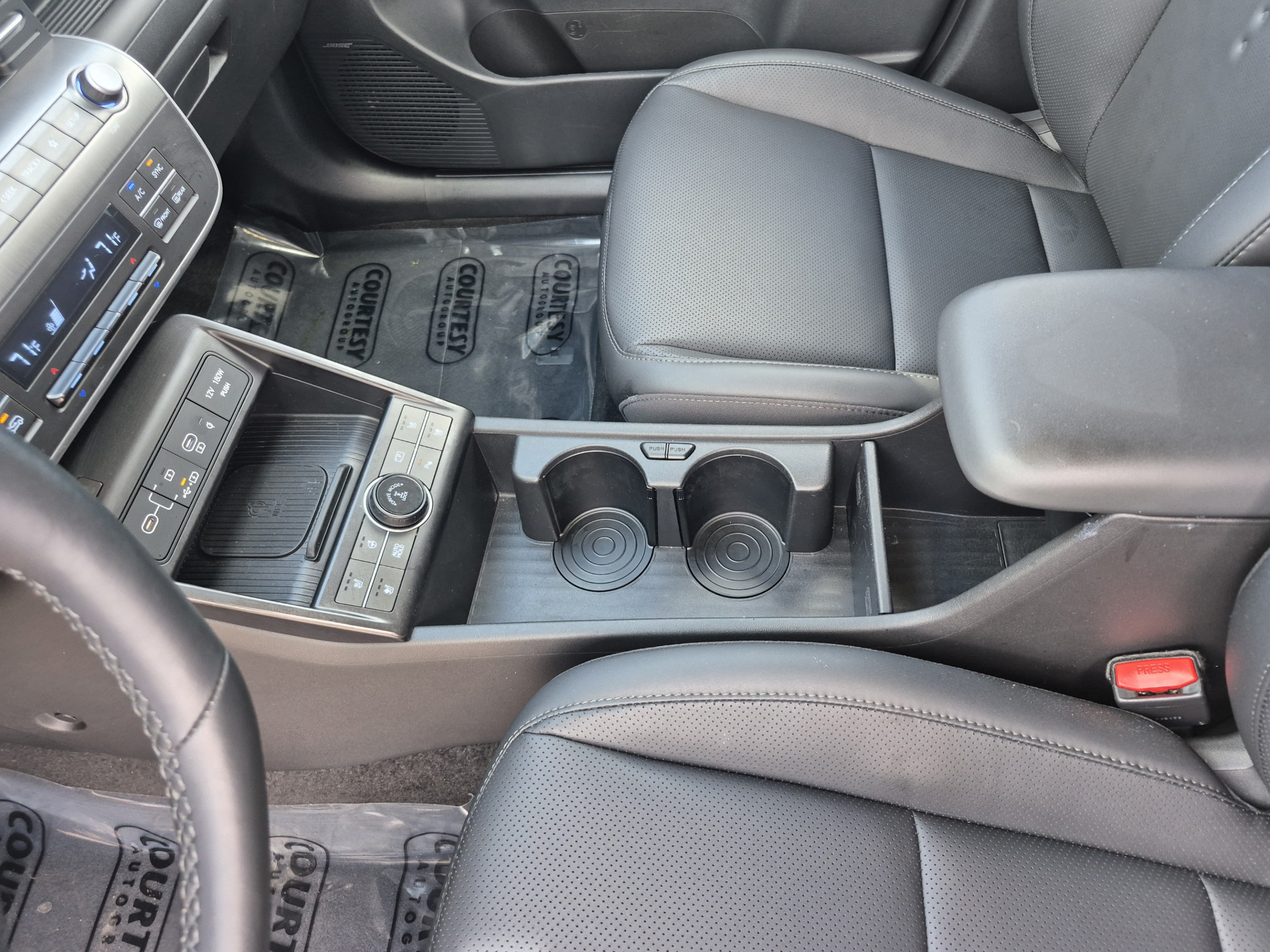 Certified 2026 Hyundai Kona Limited AWD/4WD image 22