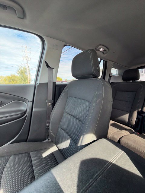 Used 2023 GMC Terrain SLE w/ Driver Convenience Package FWD image 19