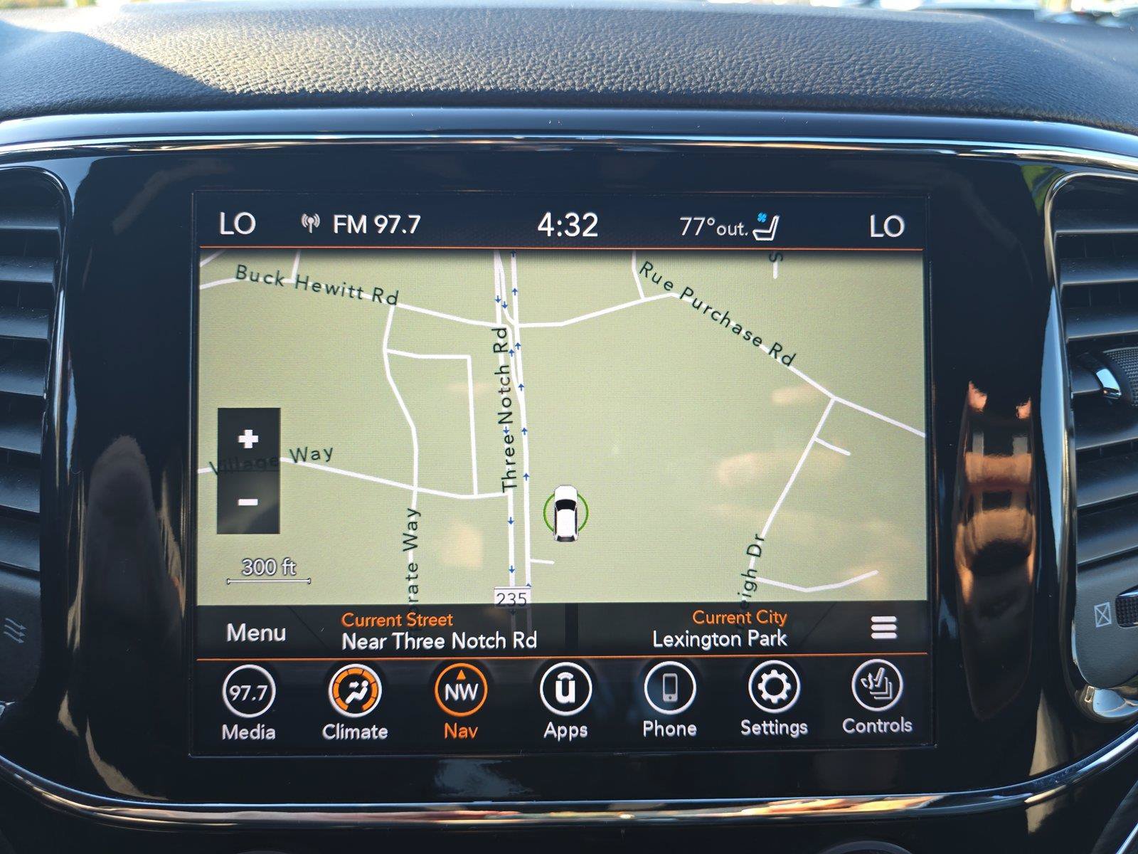 Used 2021 Jeep Grand Cherokee Limited AWD/4WD image 16