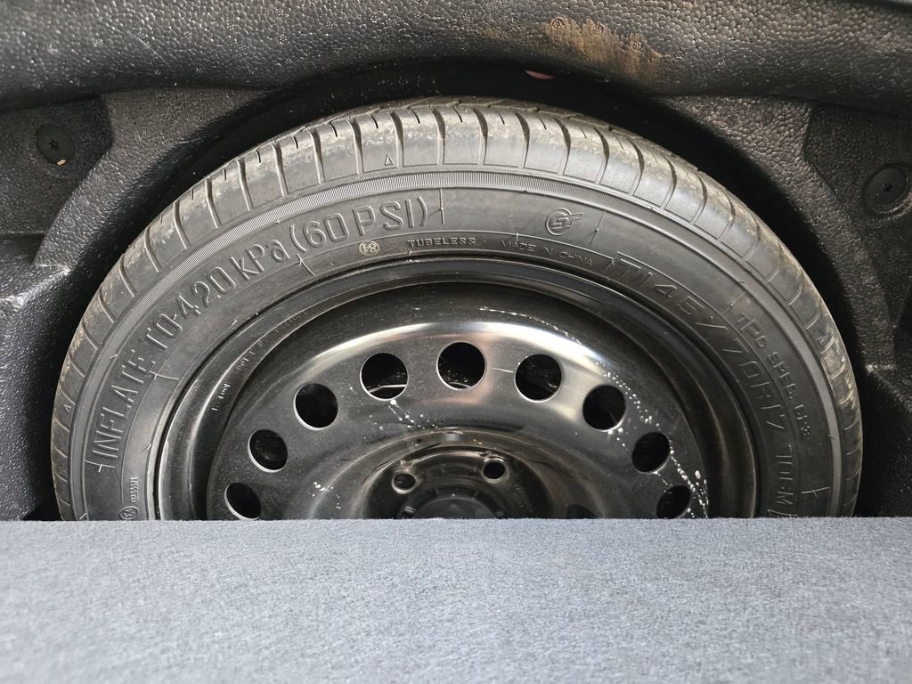 Used 2021 Buick Envision Essence w/ Sport Touring Package image 13