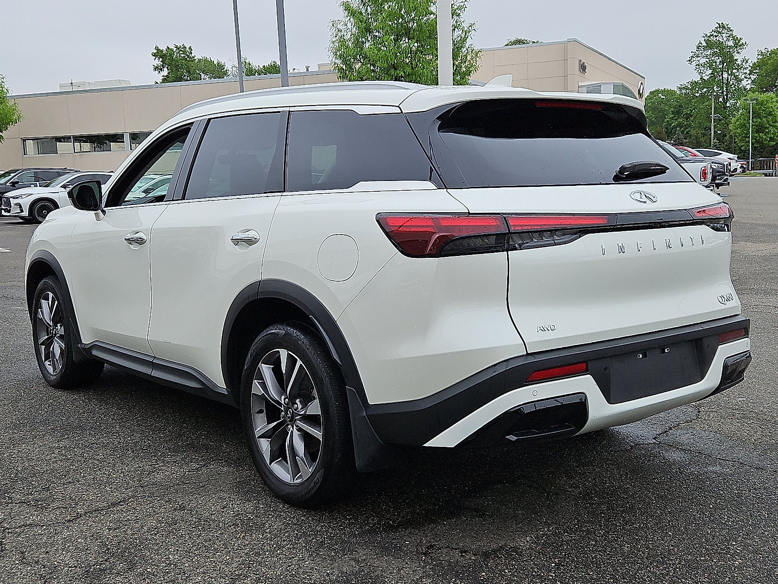 Certified 2023 INFINITI QX60 Luxe w/ Performance Audio Package AWD/4WD image 6
