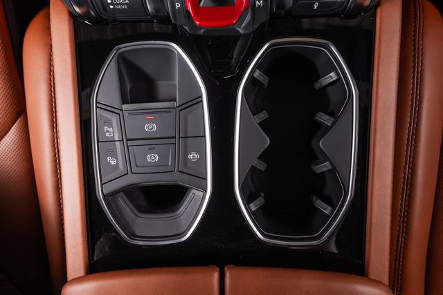 Used 2022 Lamborghini Urus AWD/4WD image 53