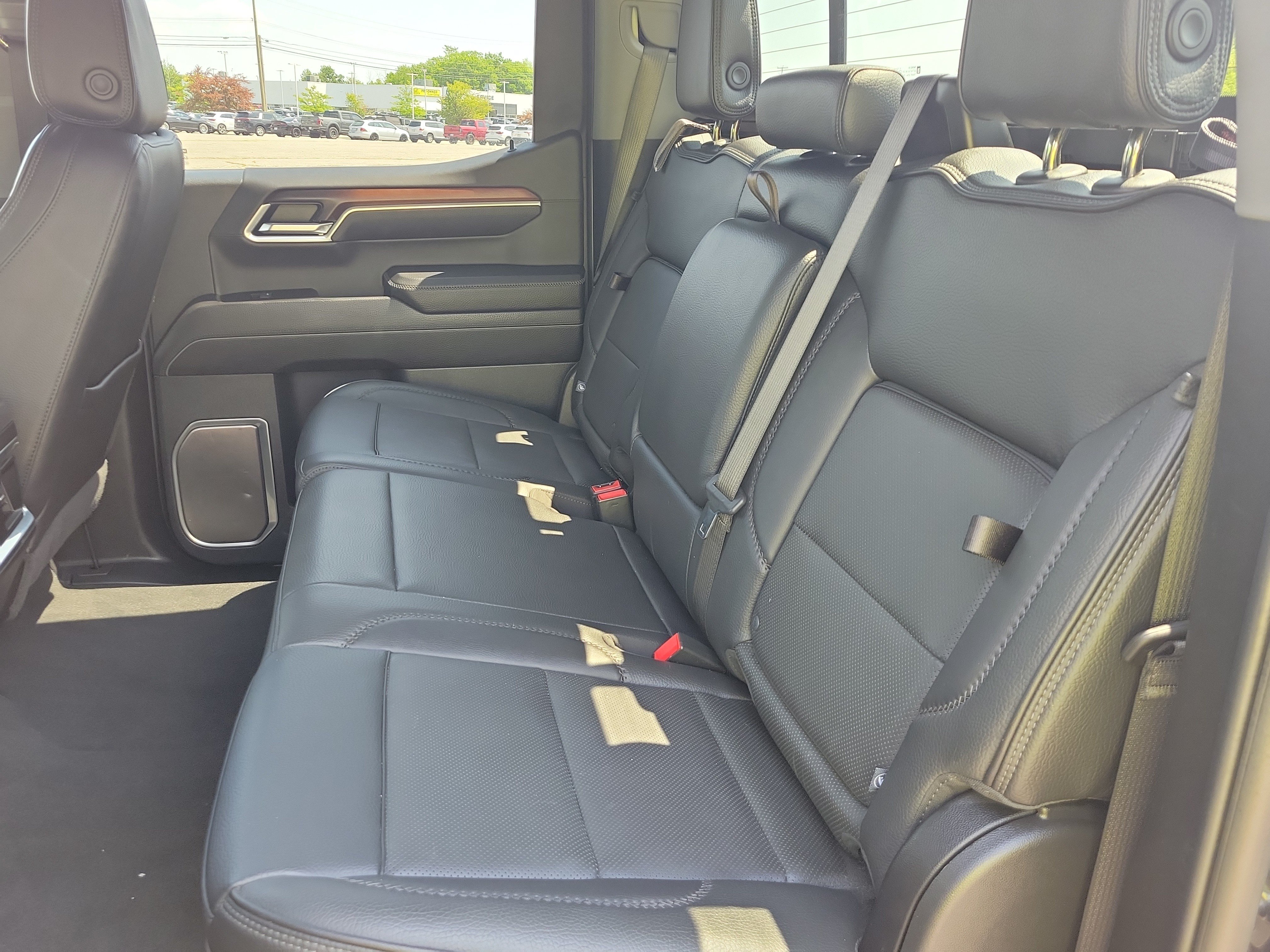 Used 2025 GMC Sierra 1500 Denali w/ Technology Package AWD/4WD image 16