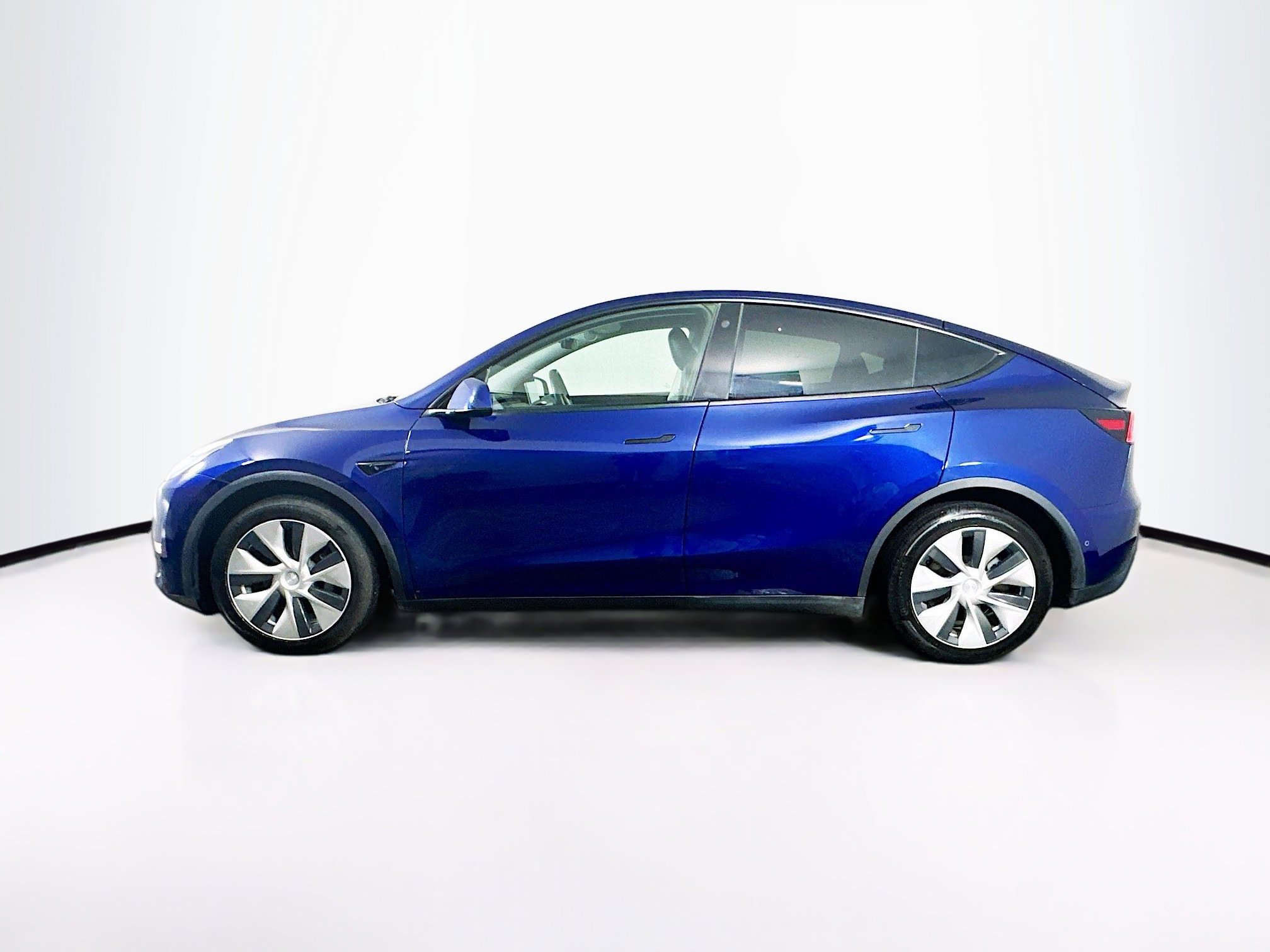 Used 2021 Tesla Model Y Long Range image 4