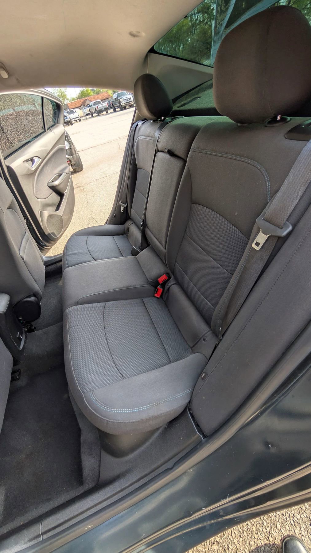 Used 2018 Chevrolet Cruze LT FWD image 12