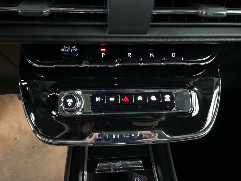 Used 2026 Lincoln Corsair Premiere image 13