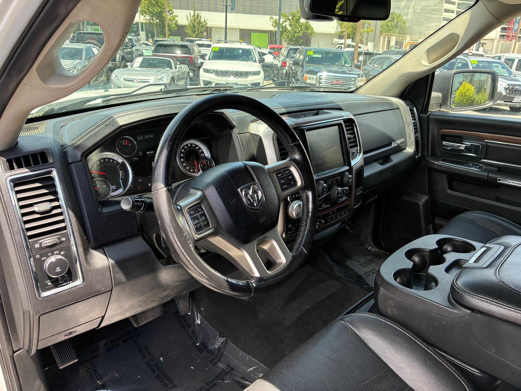 Used 2018 RAM 1500 Laramie AWD/4WD image 15