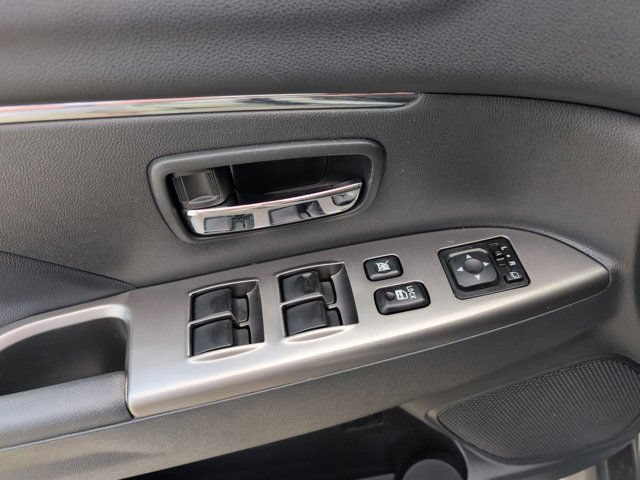 Used 2025 Mitsubishi Outlander Sport SE AWD/4WD image 13