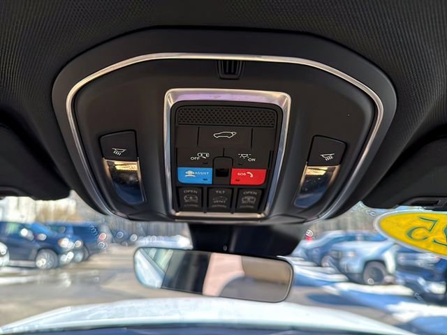 Used 2025 Jeep Grand Cherokee L Limited image 26