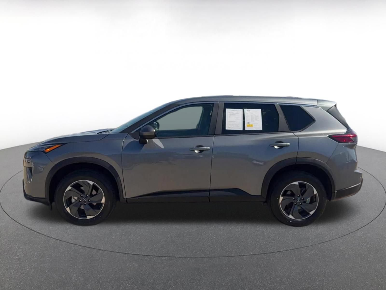 Used 2025 Nissan Rogue SV AWD/4WD image 9