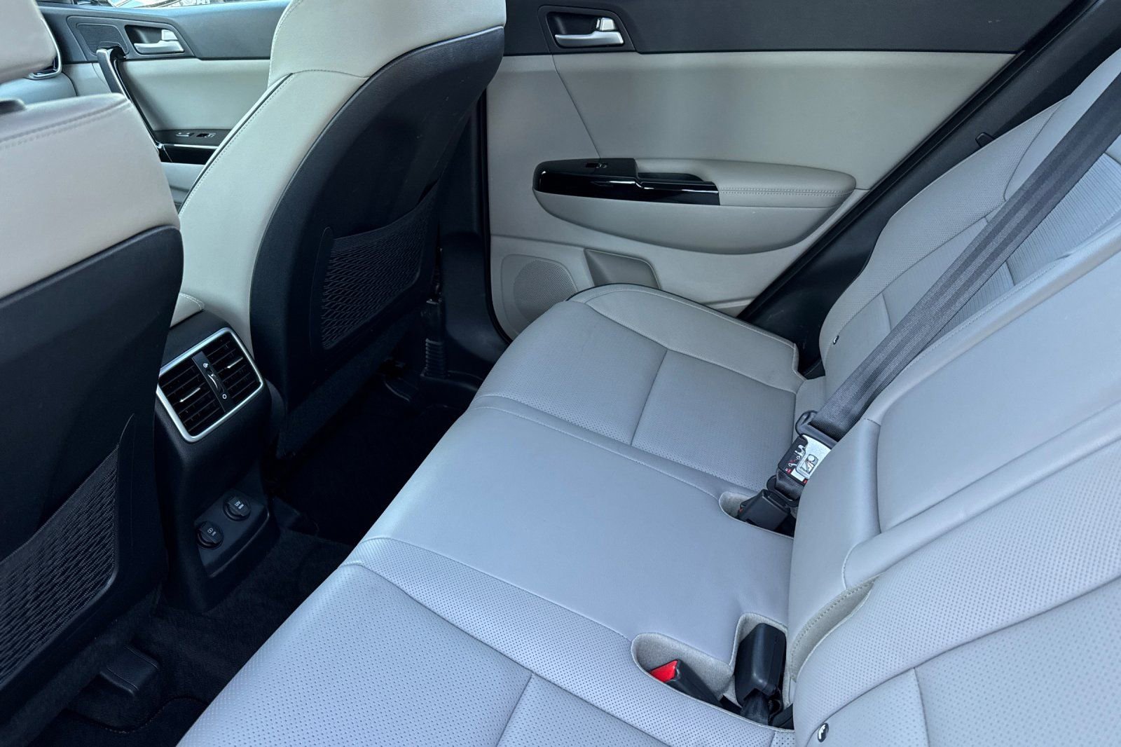 Used 2021 Kia Sportage EX w/ EX Technology Package image 12