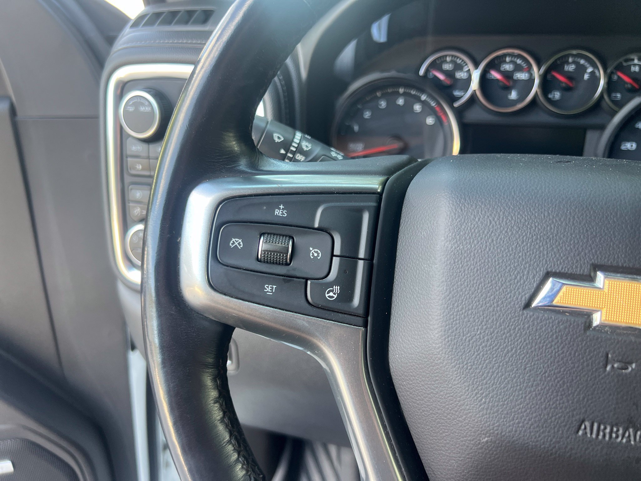 Used 2021 Chevrolet Silverado 1500 LTZ AWD/4WD image 21