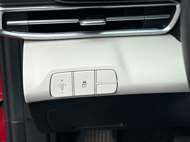 Used 2024 Hyundai Elantra Limited image 10