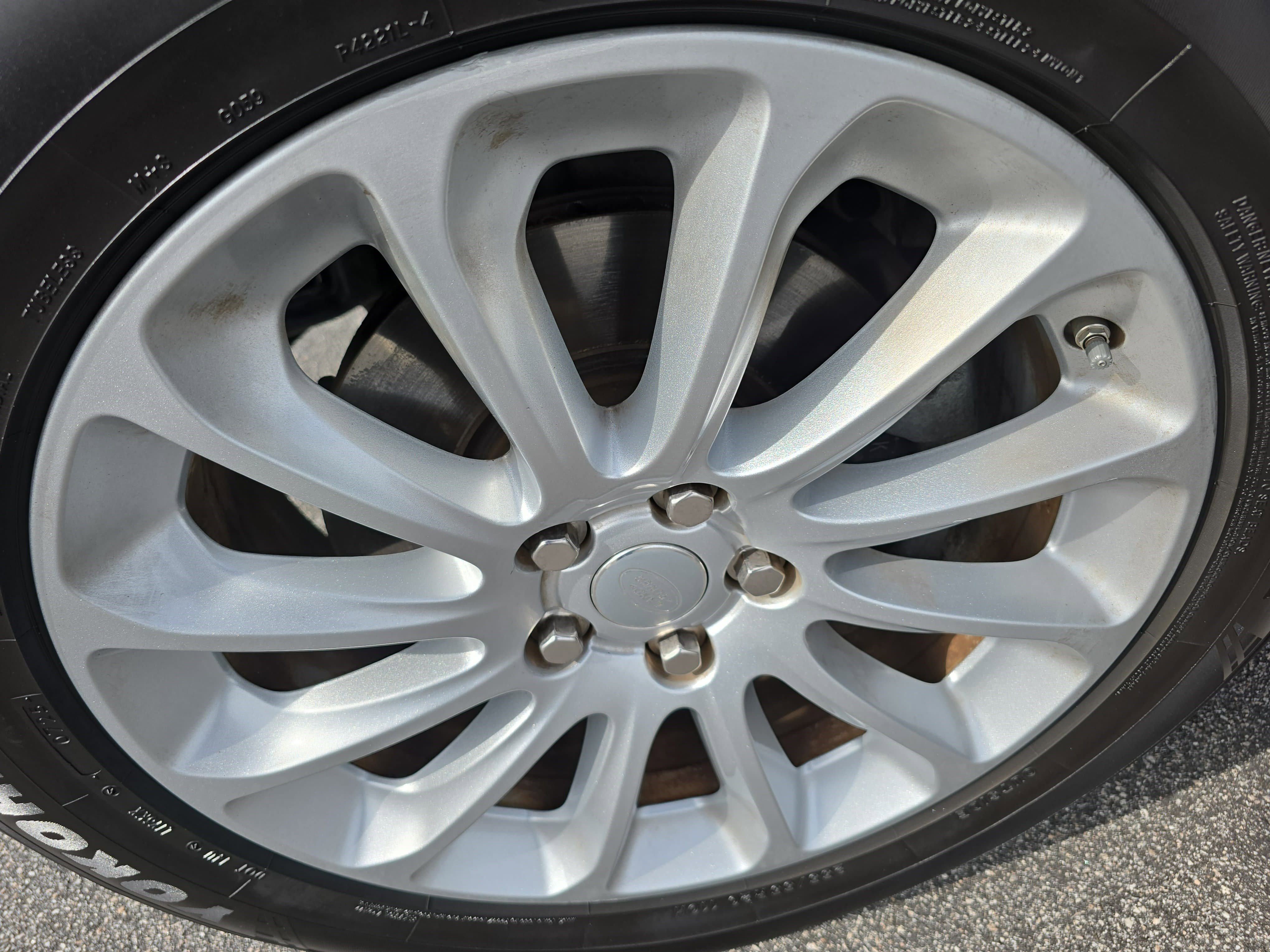 Used 2020 Land Rover Range Rover HSE image 33