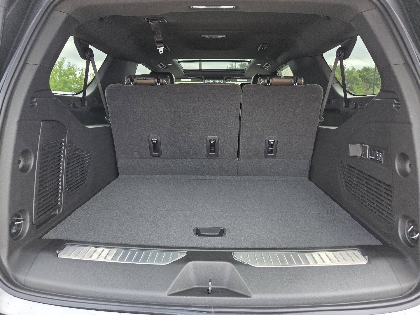 New 2026 GMC Yukon XL Denali Ultimate w/ LPO, Floor Liner Package AWD/4WD image 25