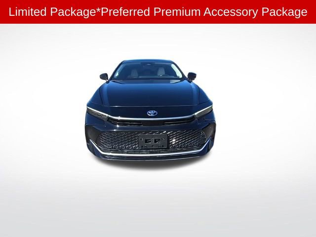 Used 2023 Toyota Crown image 2